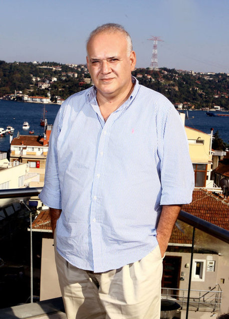 Bünyamin Gezer çirkin fakat seksi bir erkek.