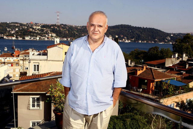 Arda Messi'nin sol bacağı olamaz.