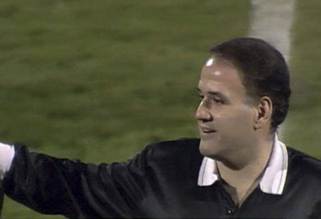 Hakemler bir sabah uyanacaklar ve onlara Merkez Hakem Komitesi, "Bir ilkbahar sabahı kulaklıkla uyandın mı hiç" diye soracak. -