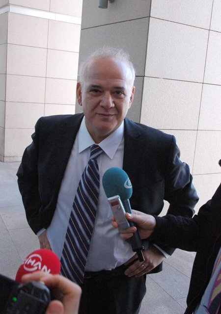 Şovsa hoş değil, şov değilse sen hoş değilsin. -