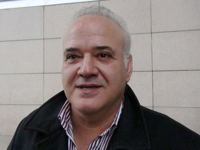 Ağzınla kuş tutsan. Ne kuşu! Ejderha tutsan bunlara yaranamazsınız.