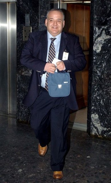 Ahmet Çakar: Şimdi ben bu hakemin yaptığı hataya normal bir vatandaş gözüyle baksam...    - Hakan Can: Sen normal bir vatandaş değilsin ama hocam...    - Ahmet Çakar: Değilim tabii; ben anasının gözüyüm!