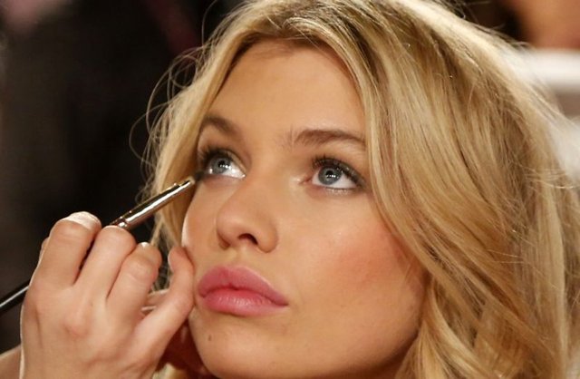 STELLA MAXWELL