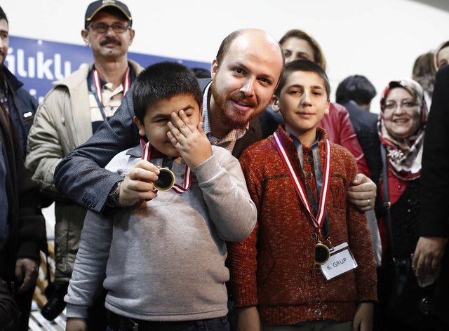 İkili, atışların ardından birbirini tebrik etti. İbrahim Batdal, Erdoğan'a başta Çanakkale olmak üzere Türkiye'deki tüm engelliler adına Cumhurbaşkanı Recep Tayyip Erdoğan adına teşekkürlerini sundu.