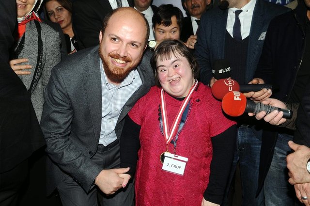 Okçular Vakfı'mızda engelli okçularımızın sayısının artmasını, uluslararası müsabakalarda ülkemizi temsil etmelerini diliyoruz" diye konuştu.