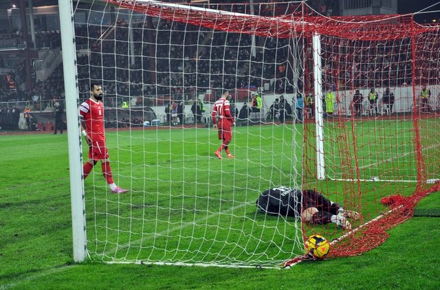 - İlk yarı bitti ama meireles in gol neydi be hayran kaldım