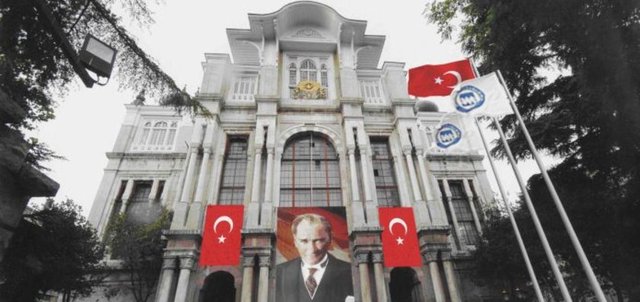 Marmara Üniversitesi - Öğlen Yemeği:1.00 TL -  - Akşam Yemeği:1.00 TL -  - İdari personel : 2.00 TL -  - Akademik personel : 3.00 TL -  - Misafir : 5.00 TL