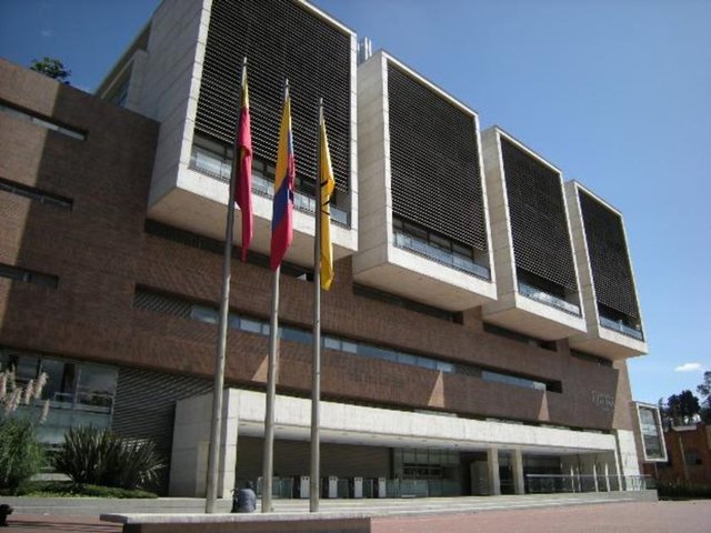 28	Andes Üniversitesi  -  - Ülke: Kolombiya  -  - Skor: 35.9