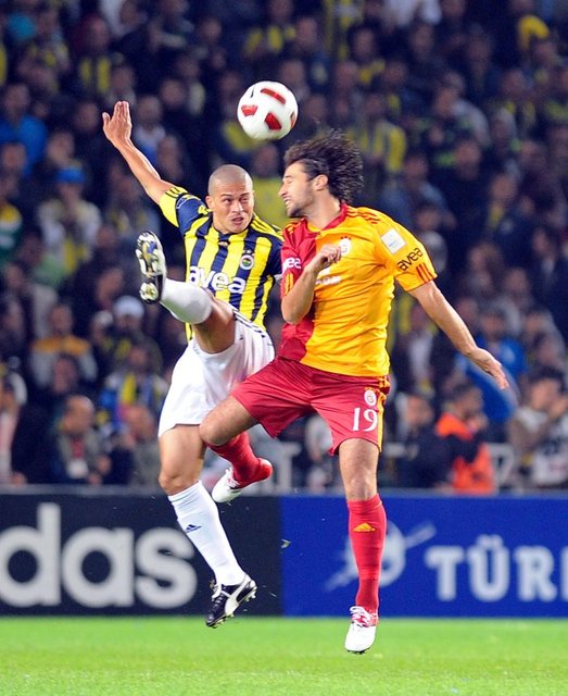 1999-2000 Olimpik Milli Maç: 19 Gol: 8 Asist: 1  - 1998-2005 Milli Takım Maç: 49 Gol: 12 Asist: 11