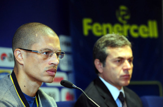 Sarı-lacivertli formayla ligde 136 golü bulunan Brezilyalı futbolcu, 9. sezonunun başında takımdan ayrılarak 140 golü geçme şansını kullanamadı. -