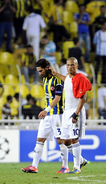 "Forma giydiğim takımlarda oynamak muhteşemdi. Bir özel teşekkür de rakip taraftara"