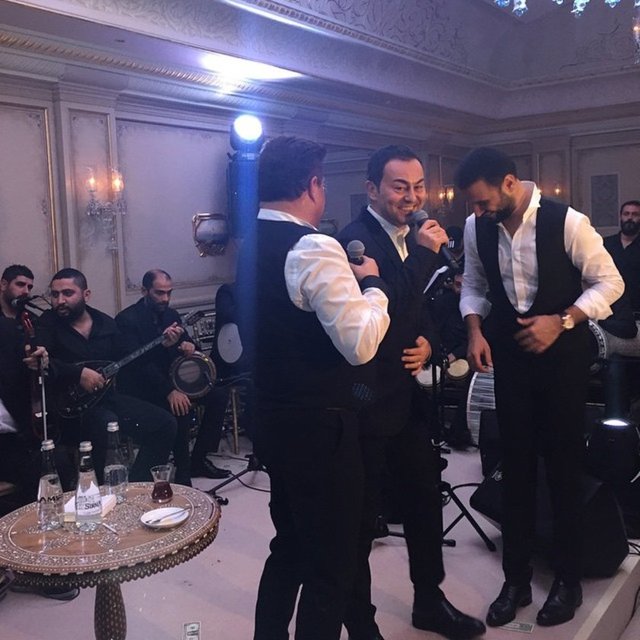 Düğünde Alişan, Serdar Ortaç ve Fatih Ürek şarkı söyledi...