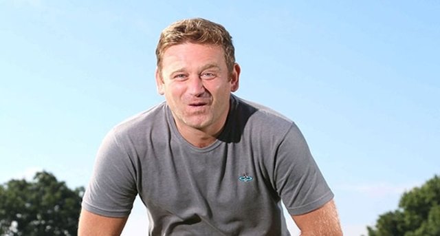 HABERTURK.COM / SAĞLIK SERVİSİ  İngiltere'de yaşayan 36 yaşındaki Daniel Medforth, iki çocuk babası... Bir akşam bir şey denemek istedi. İşte her şey o zaman başladı...