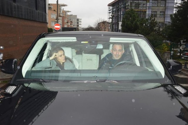 Yılmaz, geçtiğimiz günlerde sevgilisi Ayşe Hatun Önal'dan ayrılmıştı.