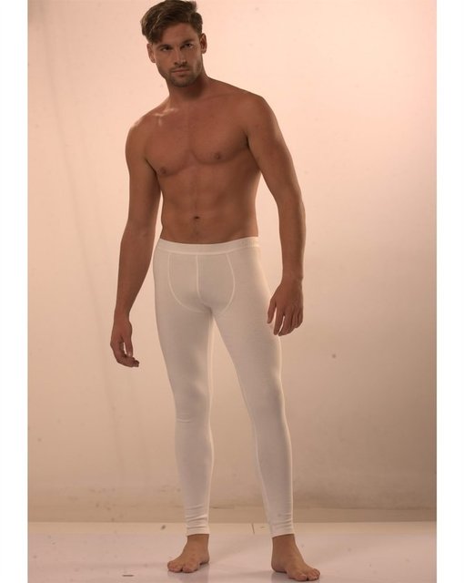 3.Dünyada 4 kişiden bir erkek tek başına oral seksi deniyor.