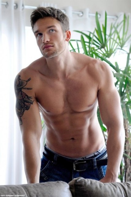 27.Erkeklerin %74'ü seks sırasında orgazm olurken kalan 23'ü ise düğer zamanlarda oluyor.