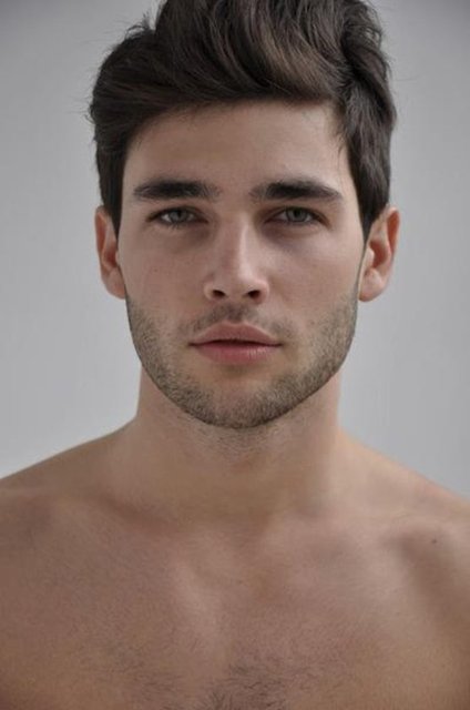 84.Ortalama bir insanın vücudu 2.7 kg deri ile kaplı.