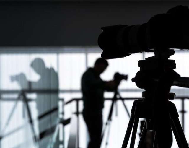 Polisler, öğretmenler, bilim insanları ve müzisyenler de kendilerini fazla bağlayacak ilişkilerden hoşlanmıyor.