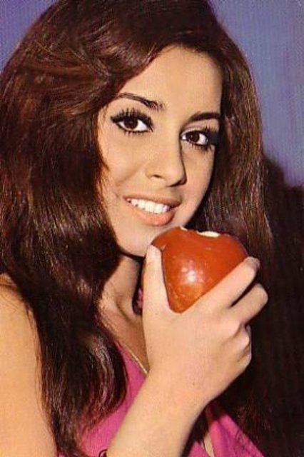 1979'dan sonra çoğunlukla arabesk türünde filmlerde oynadı. 120 civarında filmde rol aldı. Bir dönem şarkıcılık yaptı.