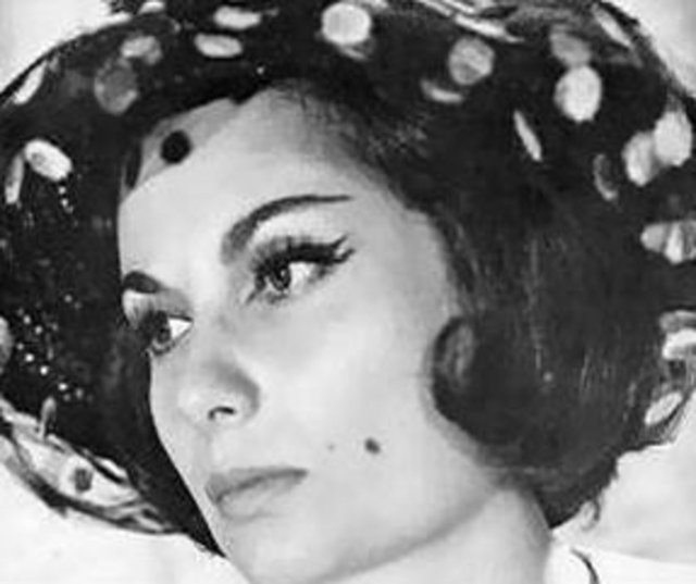 Arkadaşları okul sıralarındayken, o film setindeydi. Siyah beyaz filmlerdeki 'Küçük hanımefendi'liğiyle Türk sinemasına damgasını vuran Belgin Doruk, sinemamızın unutulmayan efsane yıldızlarından birisi oldu.