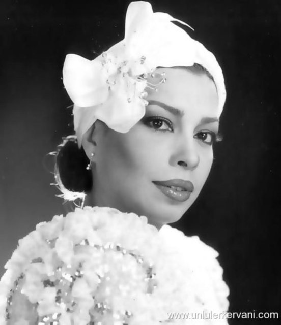 Ses sanatçısı Lütfi Güneri'nin kızı olan Selma Güneri, sinema sanatçısı Yusuf Sezgin ile evlendi ve boşandı. Televizyon için çevrilen dizi filmlerde de rol aldı.