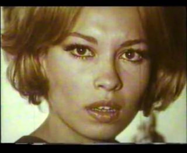 Selma Güneri - 1964 yılında Halit Refiğ'in yönettiği "İstanbul'un Kızları" filmiyle sanat hayatına başladı. 1967'den sonra sinema oyunculuğunun dışında şarkı söylemeye de başladı.