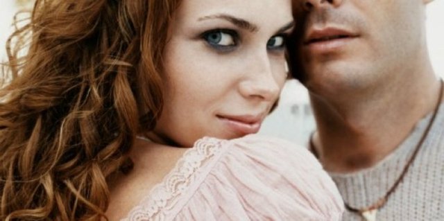 Helmanis ise seksi bikini hikayenizi anlatmanın biraz arsızca olduğunu ama bunun da erkekleri çok etkilediğini söylüyor.