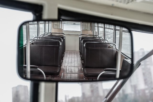 İETT'den ilginç uygulama!Türk filmlerinin birçok sahnesinde kullanılan, 1927'den 1992'ye kadar İstanbul caddelerinde hizmet veren "Büssing", "Leyland", "Renault-Scemia" marka nostaljik otobüsler, İETT tarafından aslına uygun olarak tekrar imal edildi.