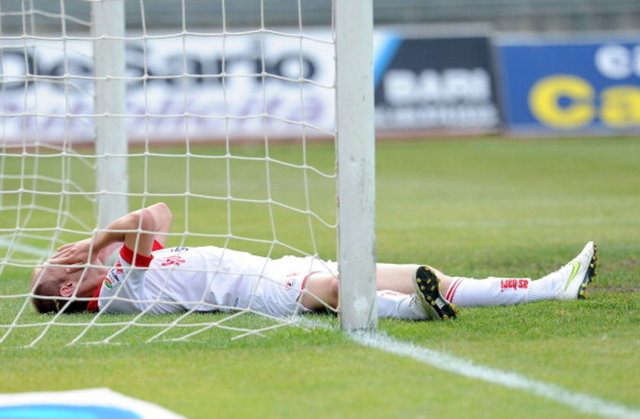 Gaflet-ü dalaletiye : Kendi kalesine atılan gol