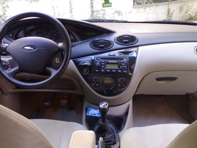 Her hangi bir sebeple camlarınız saçmalarsa tek dokunuşta inmesinde veya çıkmasında sorun yaşarsanız, camları yeniden programlayın.. Ayrıca herhangi bir sebeple akünün sökülmesi de bu hafızaların bozulmasına sebep olur.