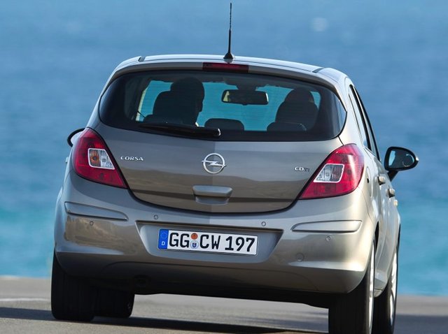 * p6 özelliği araç saatte 90 km hıza gelindiğinde aracın sizi sesli olarak uyarıp uyarmamasını ayarlar. Silecek tuşunu aşağı ve yukarı yönlü oynatarak bu uyarıyı hangi hızda almak istediğinizi ayarlamanız mümkündür. -