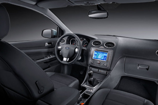 Kontak 0 konumunda iken günlük kilometre sıfırlama düğmesine basılı tutarak kontağı açtığımızda veya motoru çalıştırdığımızda göstergedeki lcd ekranda bazı verilere ulaşırız.