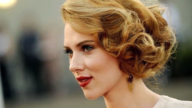 Örnek ünlü:  Scarlett Johansson'u örnek alın ve fikirlerinizi ifade etmekten korkmayın.  -