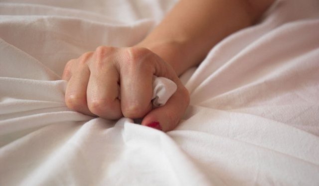 25- Sizce cinsel isteğiniz kontrol edebileceğinizden çok daha güçlü ve karşı koyması zor bir durumda mı? Evet / Hayır