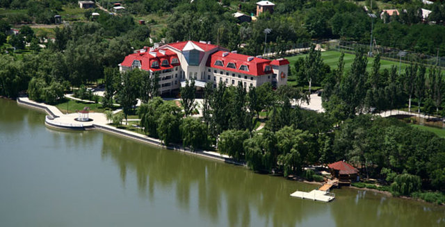 FC Shakhtar Donetsk - Kirsha Training Centre - 430.000 m² - 1999  -