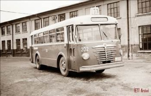 1954 - Büssing marka 4500-TU. model otobüslerden 5 tane daha getirildi.