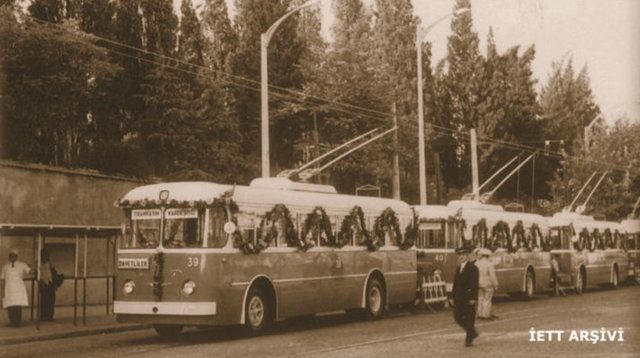 1961 - İtalya'dan getirilen ve "tramvayın kardeşiyiz" sloganıyla hizmete verilen troleybüsler