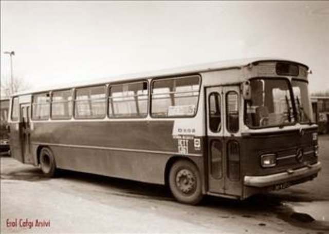 1979-80 - 128 adet Mercedes-Benz O302 12.RST model iki kapılı otobüs alındı. İlerleyen yıllarda bu otobüsler Anadolu yakasında da kullanılmaya başlandı.