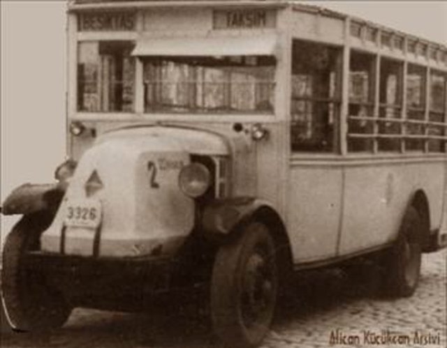 1931 - Beyazıt-Taksim arasında hizmet veren hat Taksim-Beşiktaş hattına çevrildi.