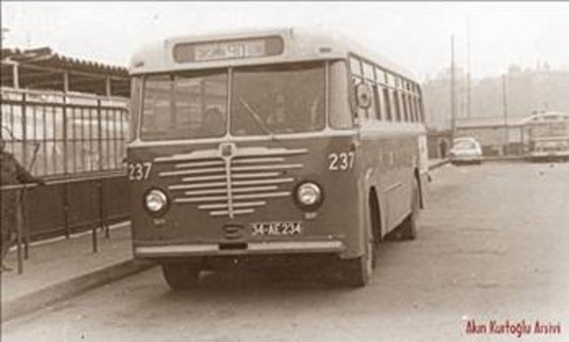 1951 - Almanya'dan 100 otobüs temin edildi. Büssing 5500/6000 TU.10 model otobüslerin hizmete girmesiyle birlikte hatların sayısı 29'a yükseldi.