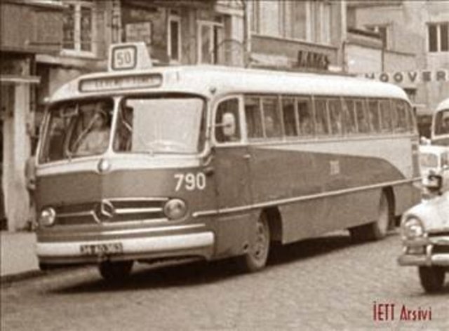 1958-61 - İETT, Almanya ile toplam 135 otobüslük bir anlaşma yaptı. Bu otobüsleri ağırlıklı olarak Mercedes O321H-L'ler oluşturuyordu.