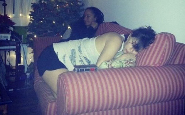 ABD'li Ruth Iorio, evinde yaptığı doğal doğumun fotoğraflarını sansürsüz olarak Twitter ve Facebook hesaplarından paylaştı.