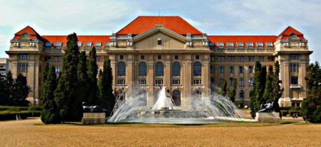 25. Debrecen Üniversitesi  Macaristan