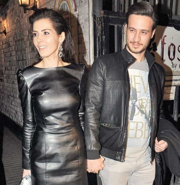 Korel'in geleneksel hale getirdiği ve ev sahipliğini yaptığı partide Kenan İmirzalıoğlu, Demet Evgar, Hatice Şendil...