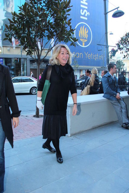 YASEMİN KAMHİ