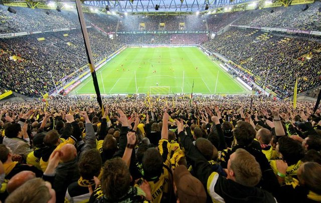 1-) Signal Iduna Park [Borussia Dortmund]