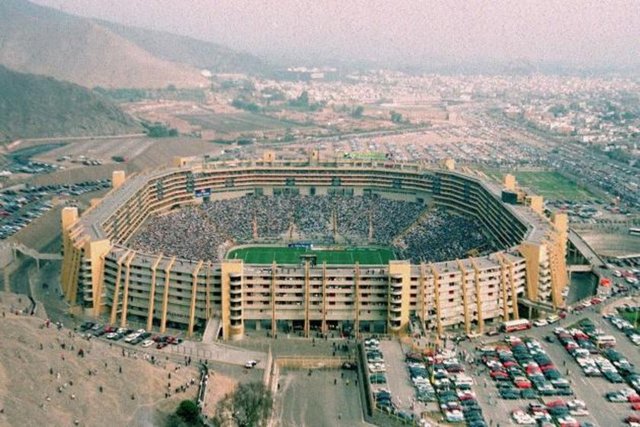 33-) Estadio Monumental "U" [Peru]