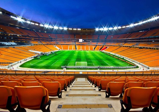 14-) Soccer City [Kaizer Chiefs, Güney Afrika]