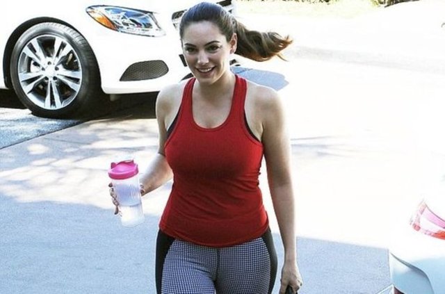 Bir dönem aldığı kilolarla eleştirilen Brook, çok sıkı bir egzersiz ve diyet programıyla fiziksel görüntüsünü daha da kusursuz hale getirmeye çalışıyor.