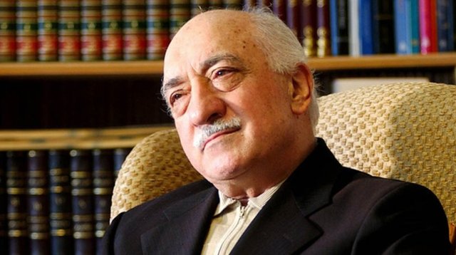ARALIK - Yılın son ayında İstanbul merkezli gerçekleştirilen "14 Aralık" operasyonu kapsamında şüpheli Fethullah Gülen hakkında yakalama kararı çıkarılmasına karar verildi.